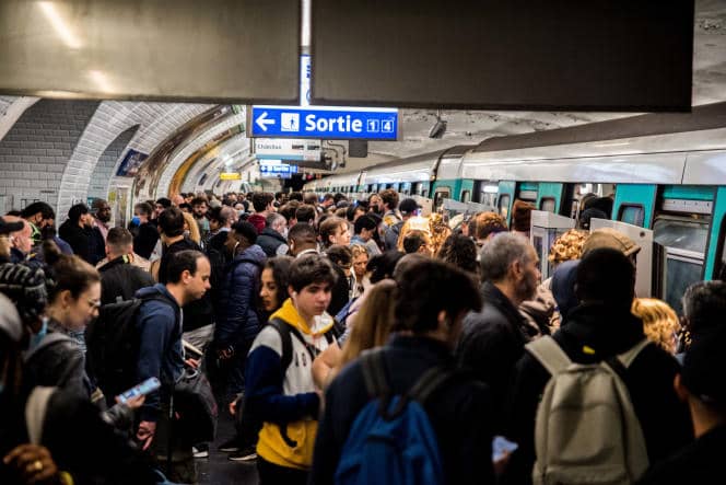 On line 13 of the Paris metro, on October 27, 2022, in Paris.